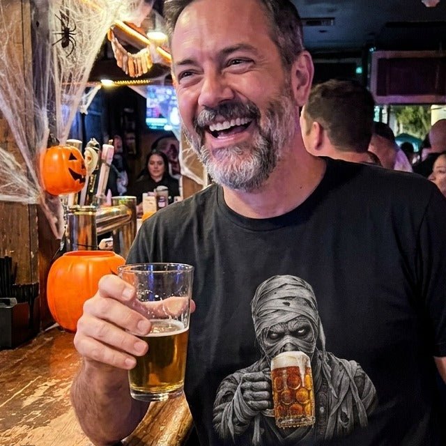 Mummy Drinking Beer T-Shirt - Sip & Shirt
