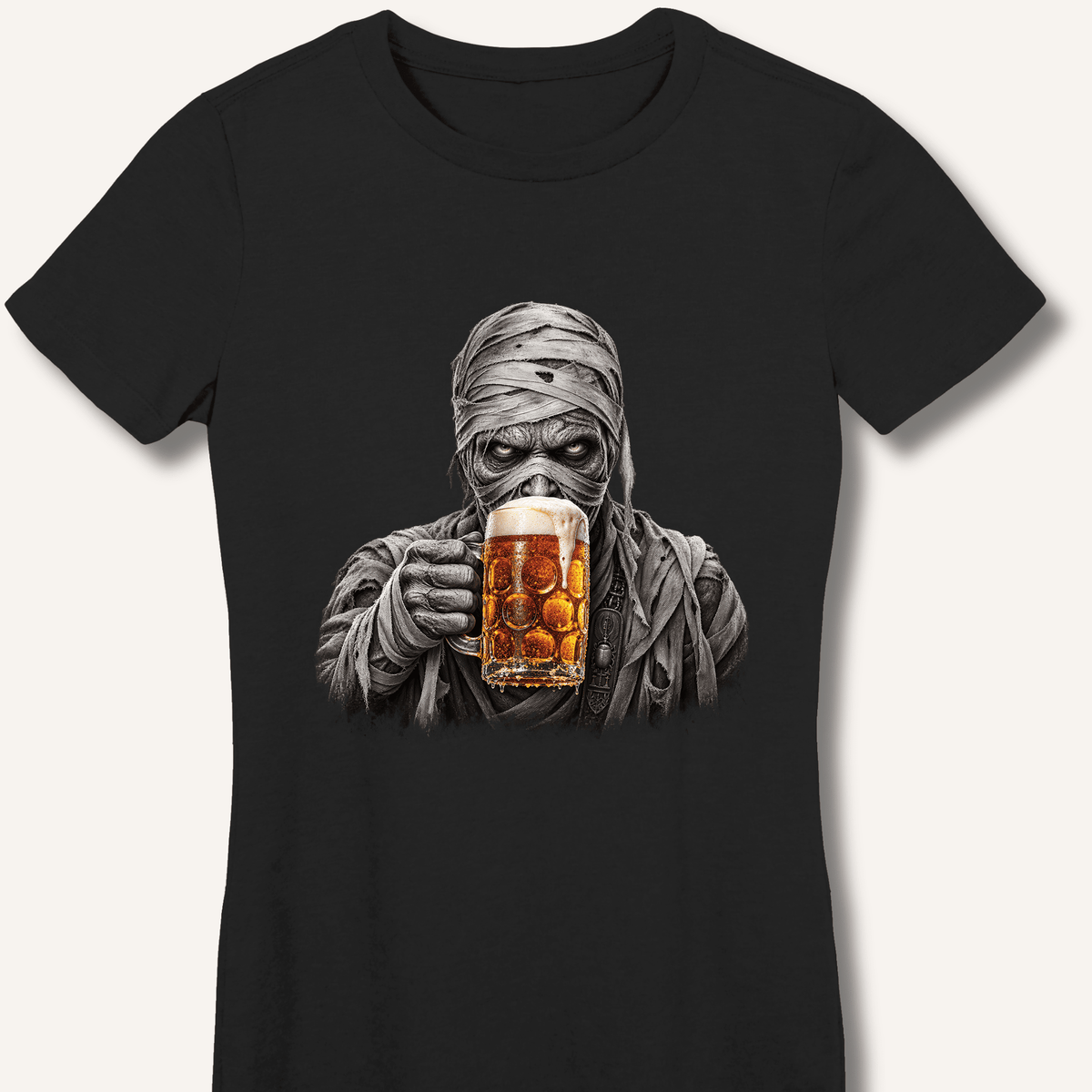 Mummy Drinking Beer Women's Fitted T-Shirt - Sip & Shirt