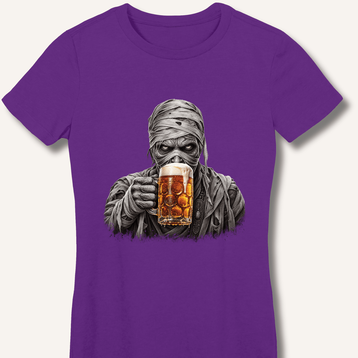Mummy Drinking Beer Women's Fitted T-Shirt - Sip & Shirt